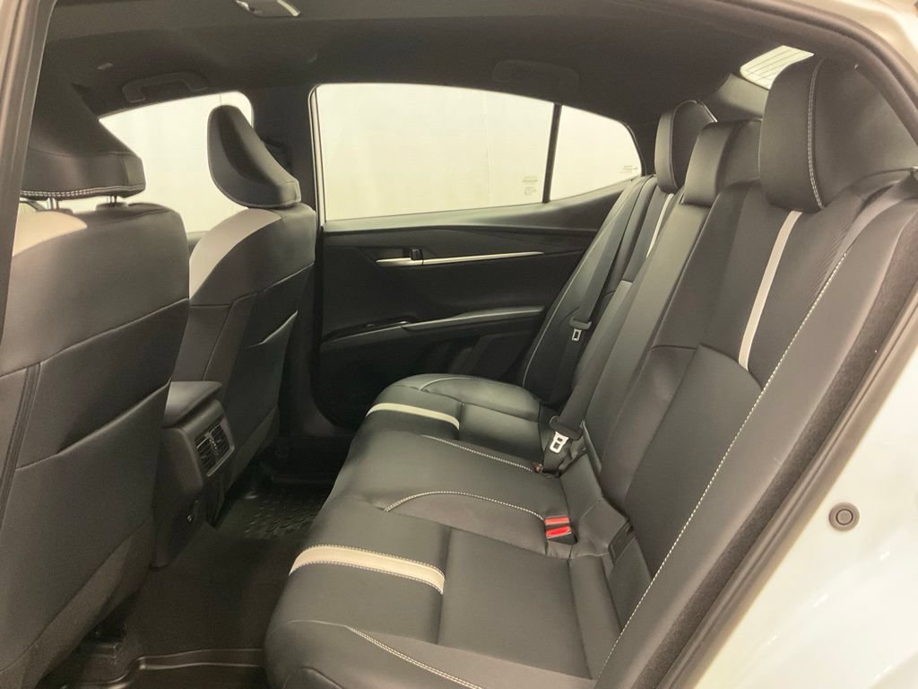 Used 2025 Toyota Camry SE AWD/4WD image 34