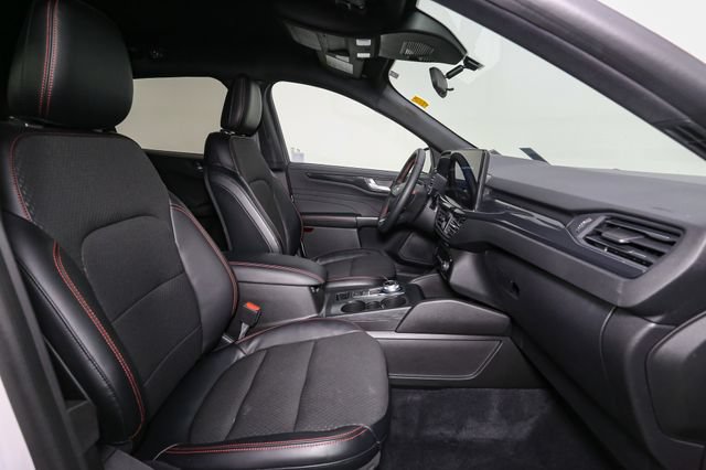 Used 2023 Ford Escape ST-Line w/ Tech Pack #1 FWD image 16