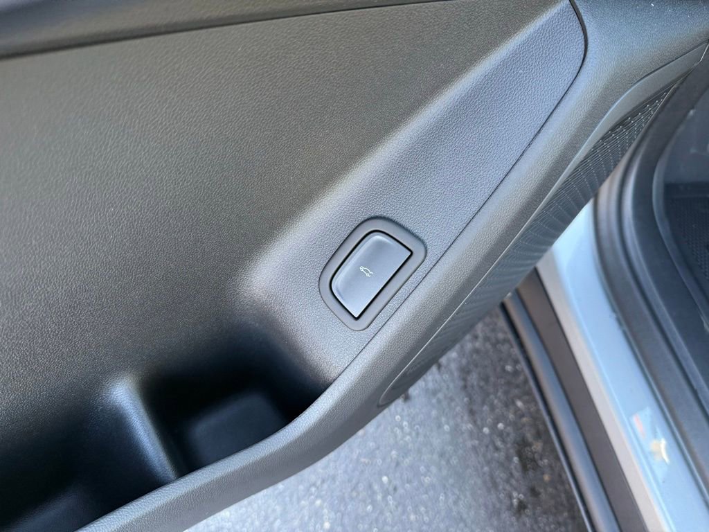 New 2026 Chevrolet Traverse LT w/ LPO, Floor Liner Package image 6