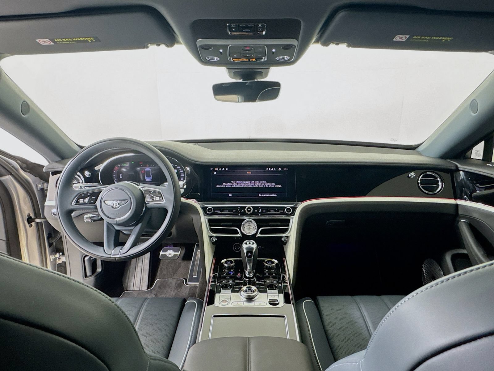 Used 2025 Bentley Flying Spur Plug-In Hybrid AWD/4WD image 23