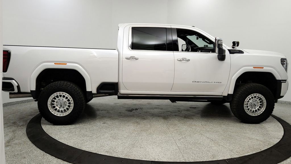 Used 2024 GMC Sierra 3500 Denali Ultimate AWD/4WD image 6