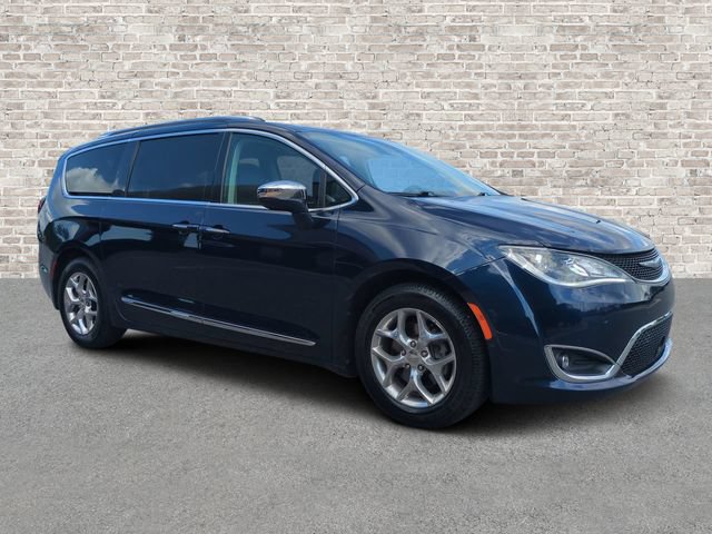 Used 2018 Chrysler Pacifica Limited w/ Advanced Safetytec Group FWD image 1