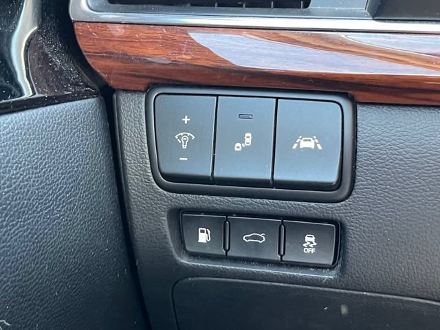 Used 2018 Kia Cadenza Technology FWD image 13