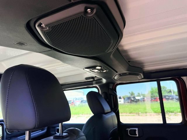 Used 2021 Jeep Gladiator Overland AWD/4WD image 16