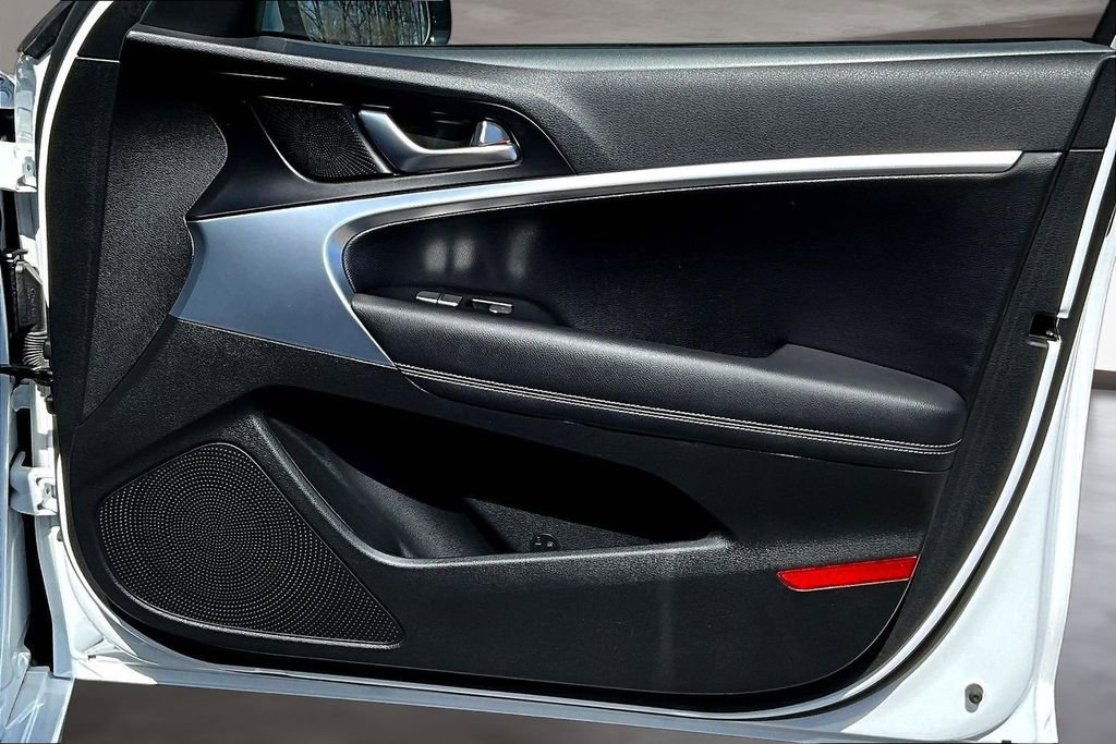 Used 2024 Genesis G70 2.5T image 26