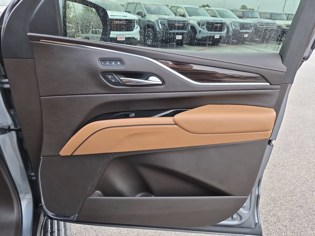 Used 2022 Cadillac Escalade ESV Sport w/ Touring Package AWD/4WD image 41