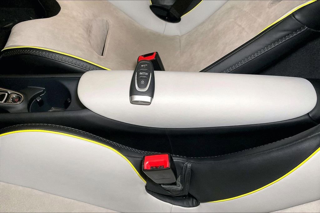 Used 2023 McLaren Artura image 21