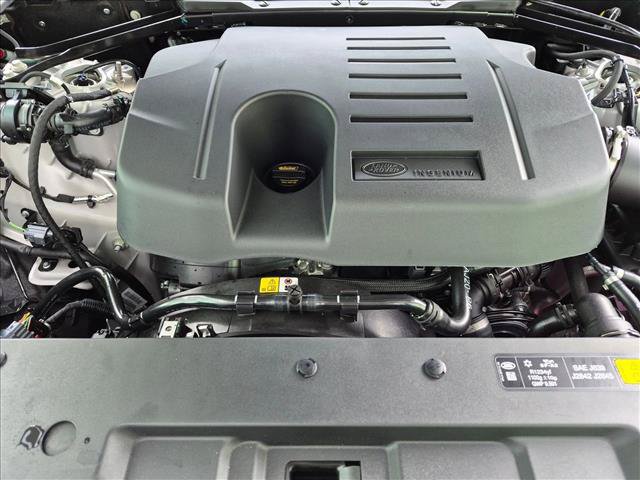 New 2026 Land Rover Defender 130 X-Dynamic SE AWD/4WD image 17