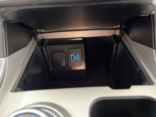 Used 2024 Ford Explorer XLT w/ Equipment Group 202A RWD image 28