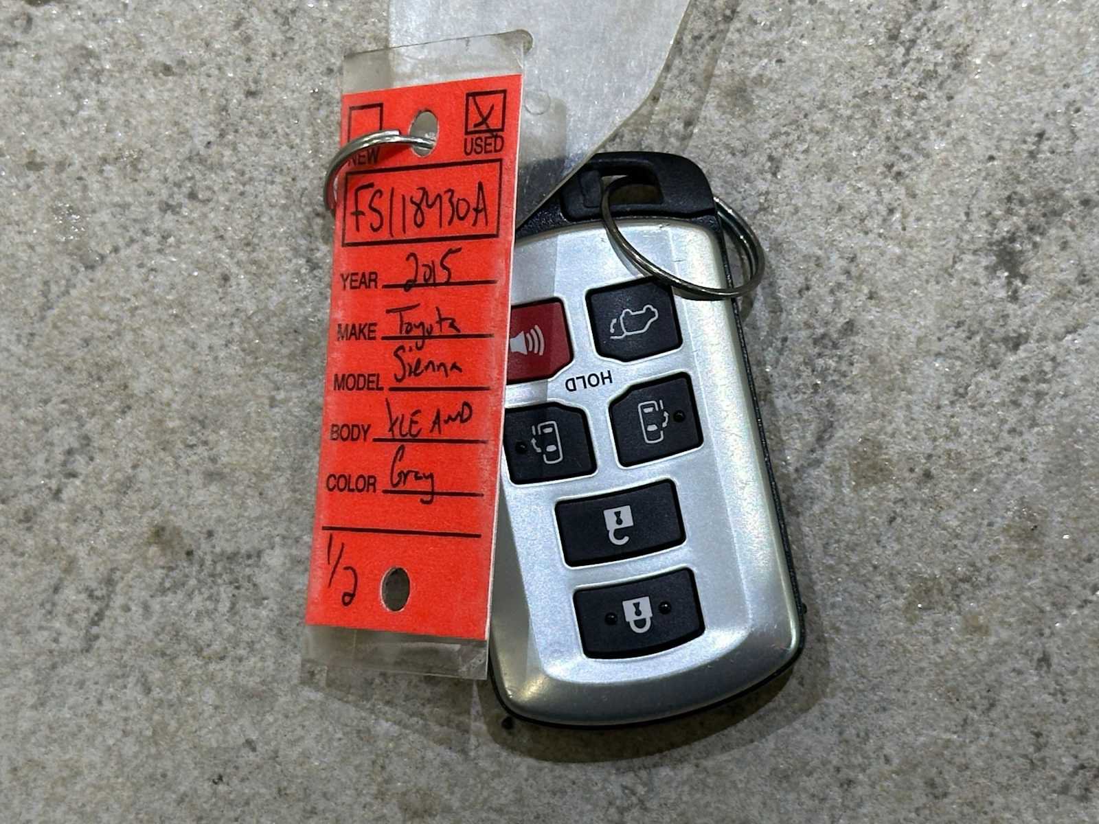 Used 2015 Toyota Sienna XLE w/ XLE Navigation Package image 32