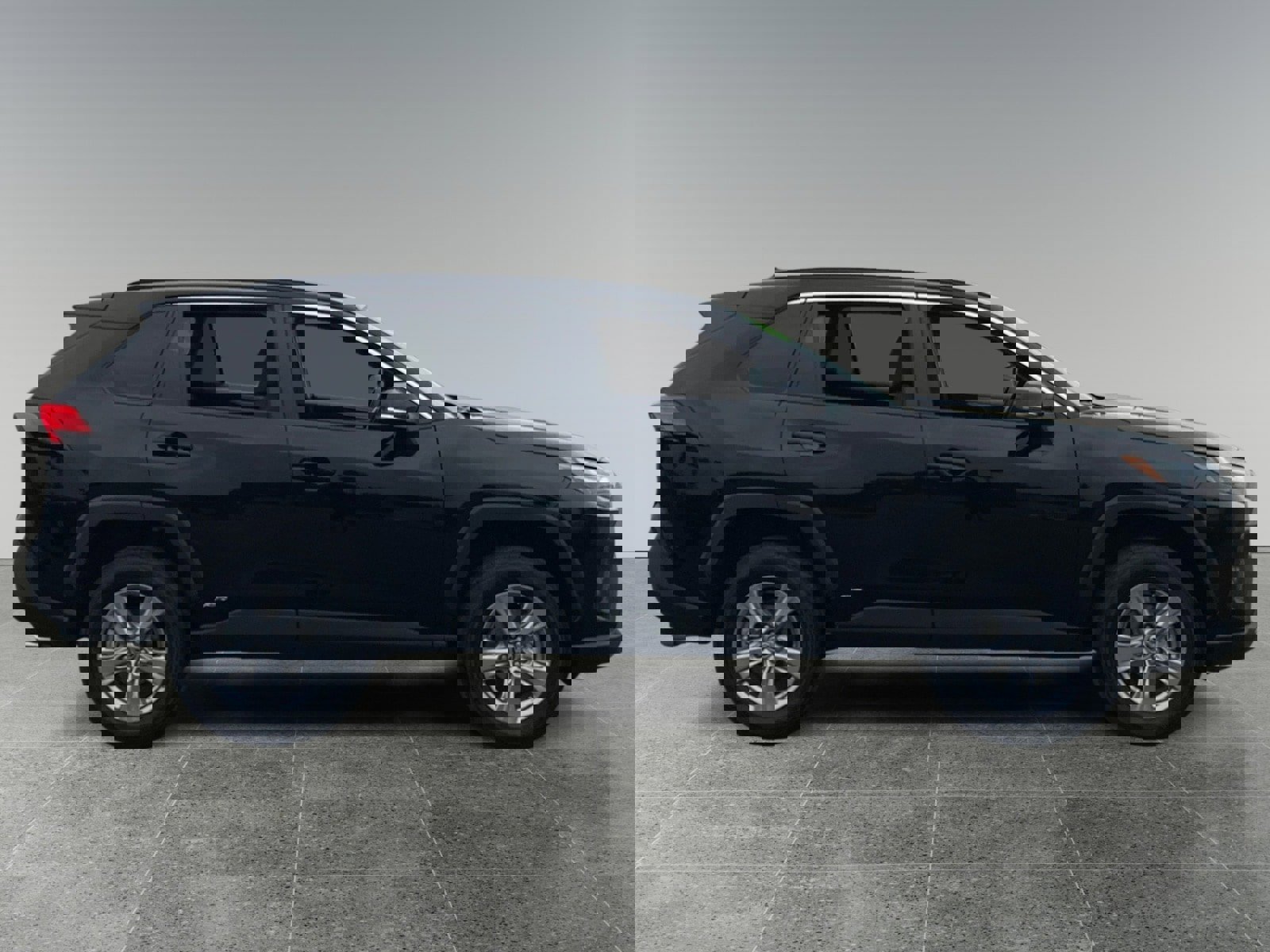 Used 2025 Toyota RAV4 XLE image 6