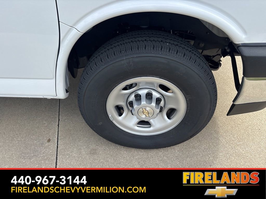 New 2026 Chevrolet Express 3500 RWD image 48
