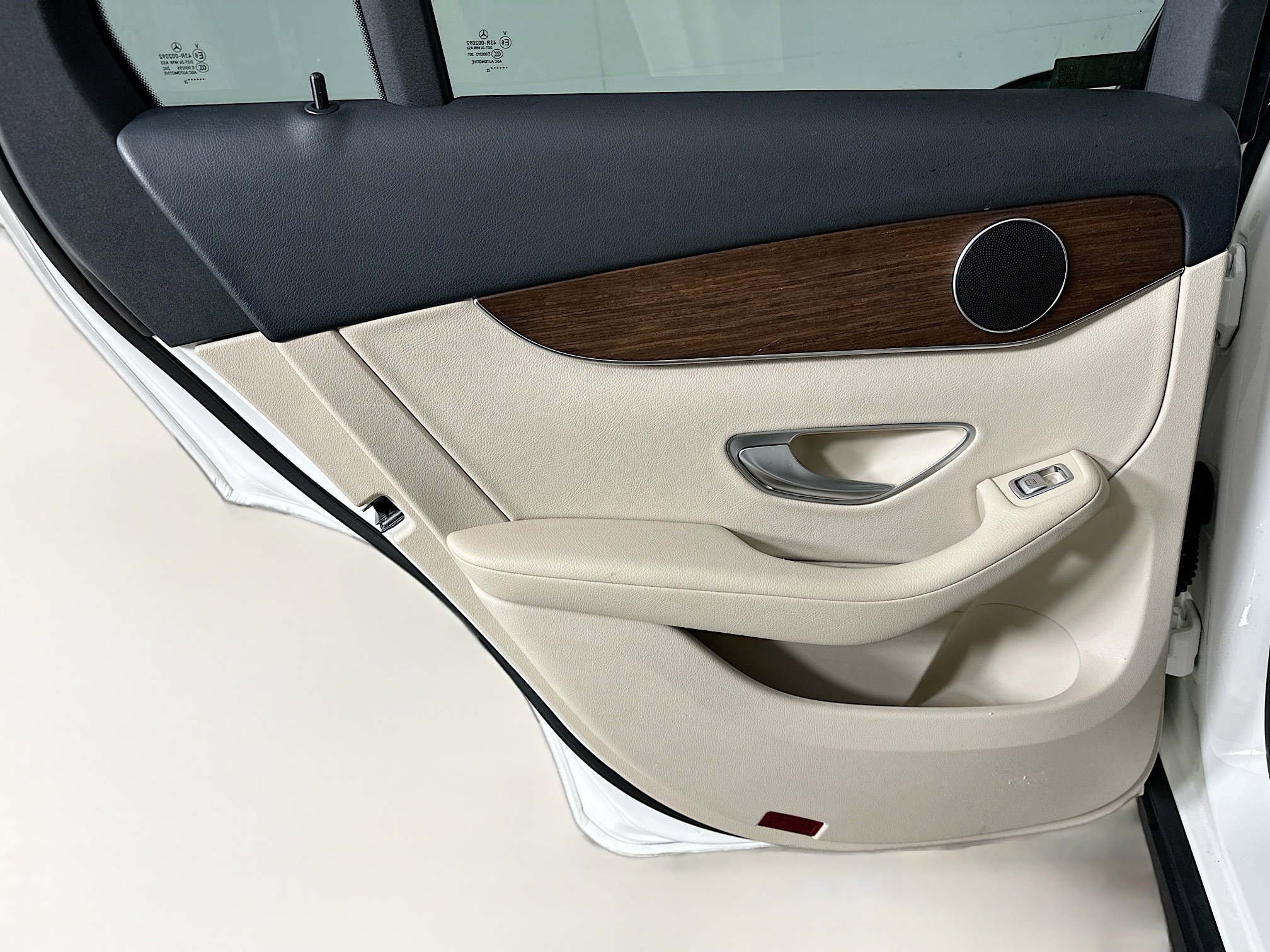 Used 2022 Mercedes-Benz GLC 300 4MATIC w/ Premium Package Lite image 26