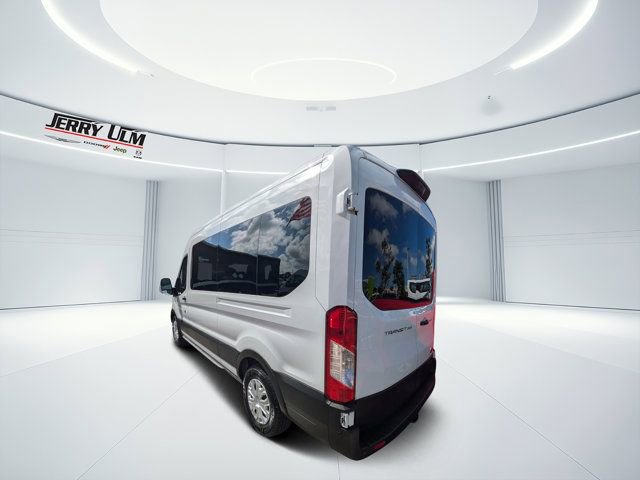 Used 2023 Ford Transit 350 XLT image 4