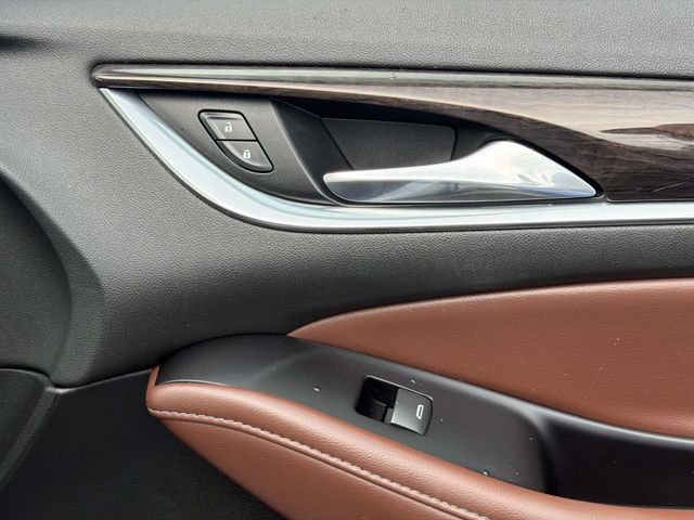 Used 2019 Buick Enclave Avenir w/ Avenir Technology Package FWD image 20