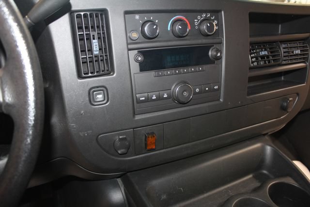 Used 2008 Chevrolet Express 3500 RWD image 15