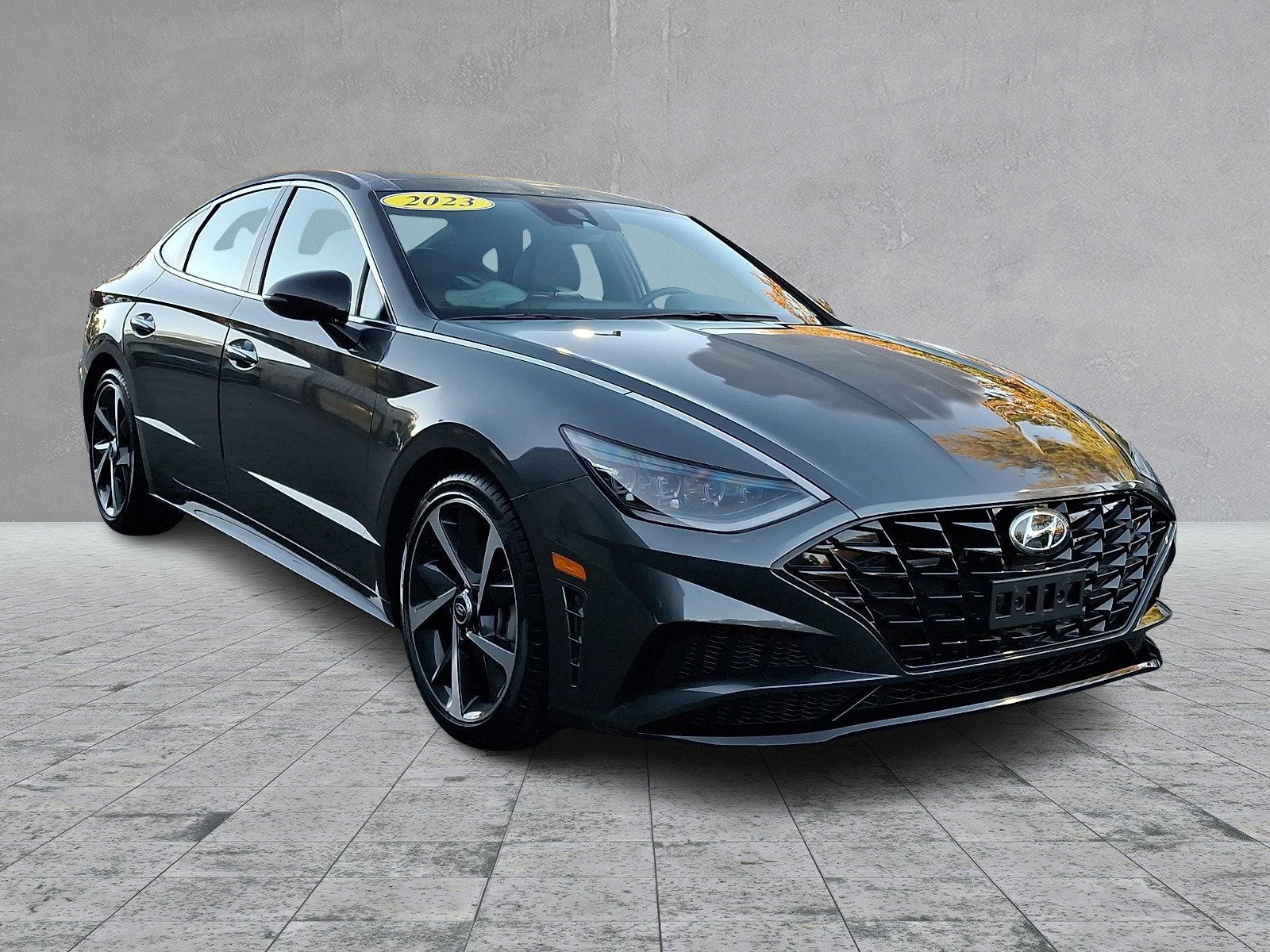 Certified 2023 Hyundai Sonata SEL Plus w/ Preferred Accessory Package FWD image 3
