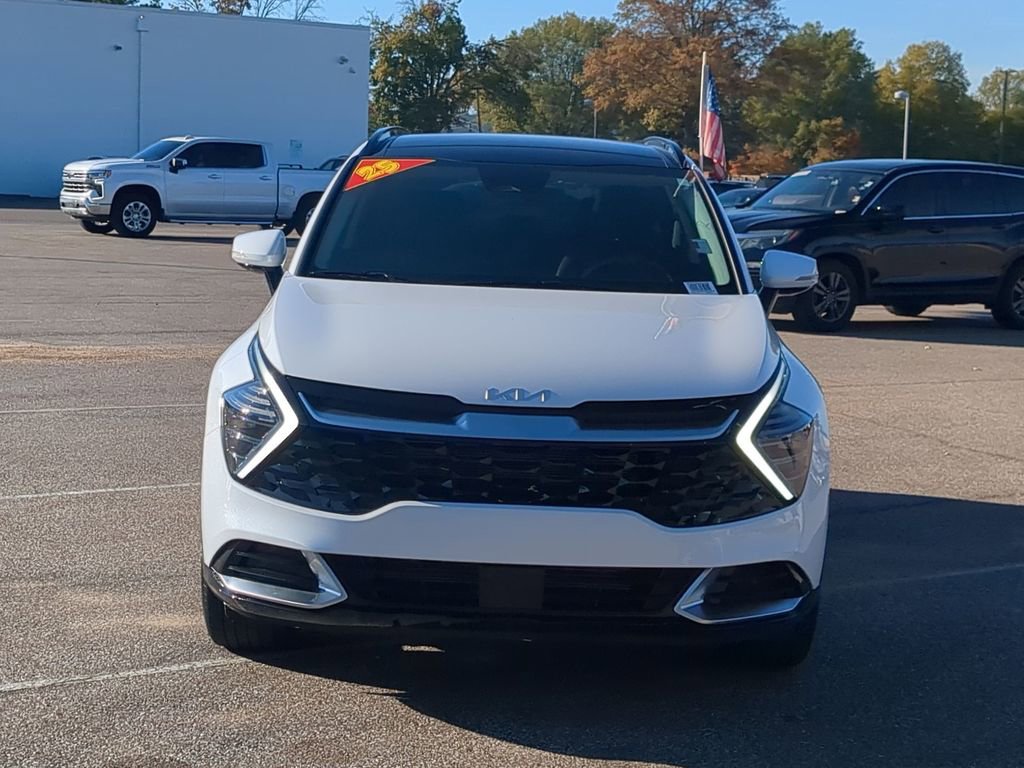 Used 2025 Kia Sportage SX image 3