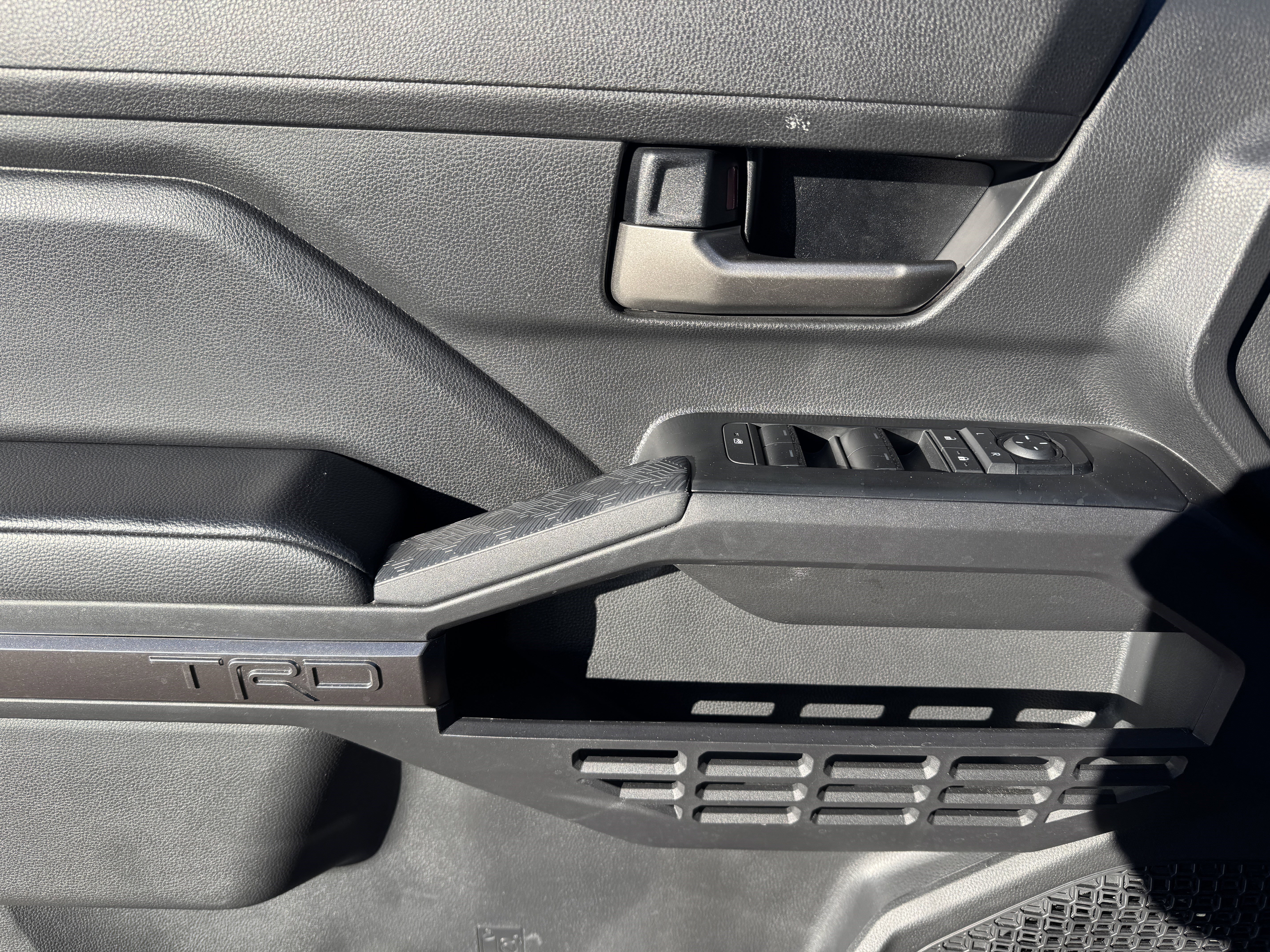 Used 2025 Toyota Tacoma TRD Off-Road image 9