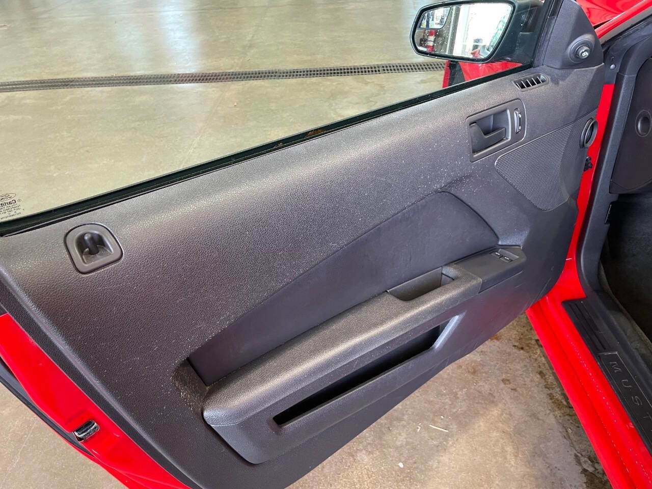 Used 2014 Ford Mustang Coupe image 4