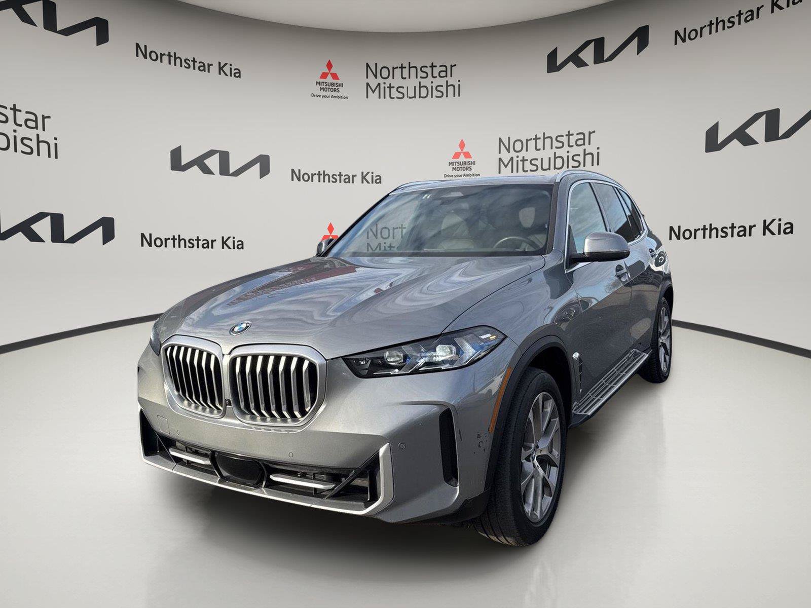 Used 2024 BMW X5 xDrive40i AWD/4WD image 9