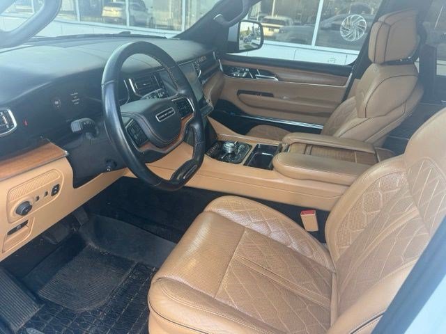 Used 2022 Jeep Grand Wagoneer Series III w/ Rear Seat Video Group 1 AWD/4WD image 10