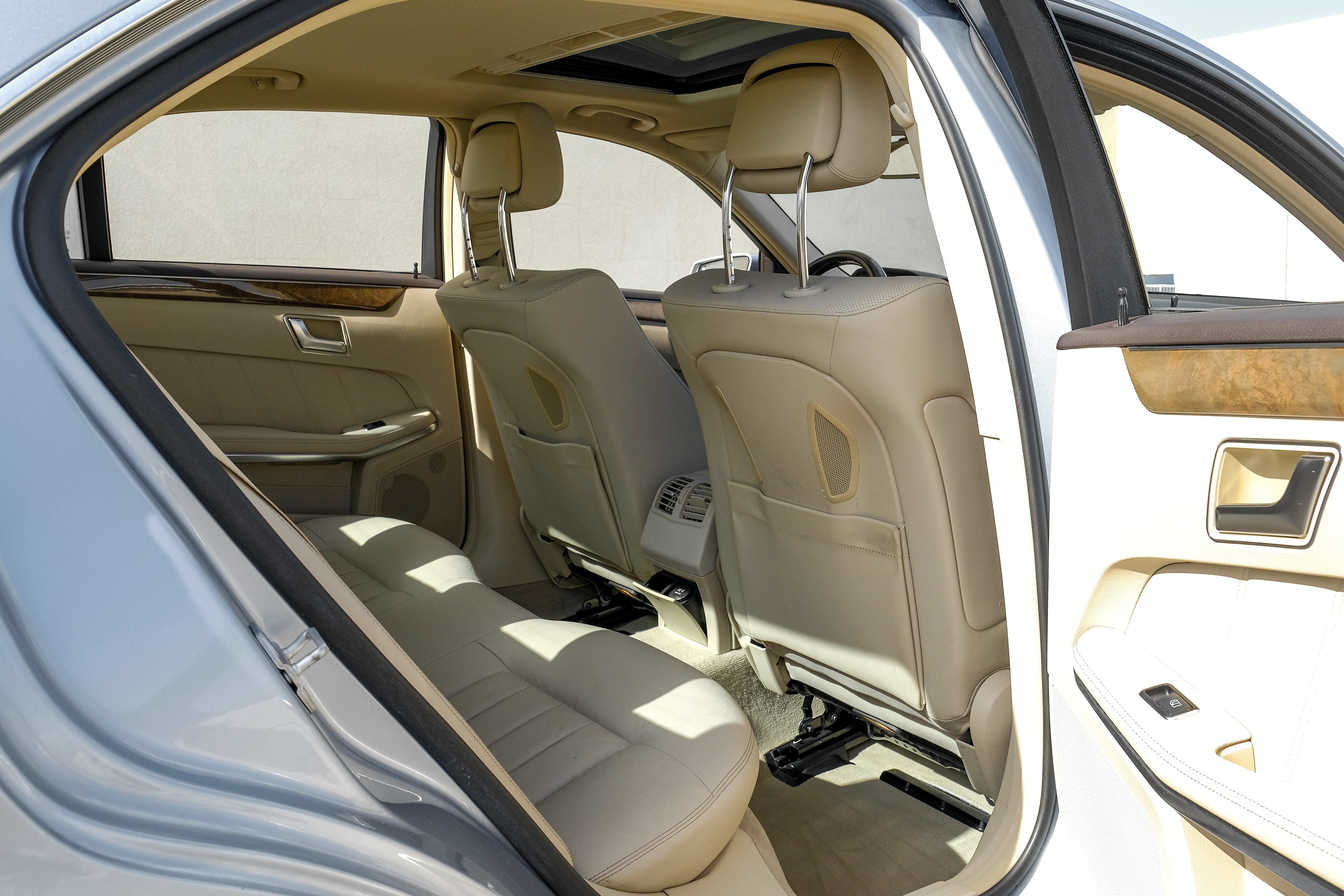 Used 2014 Mercedes-Benz E 550 4MATIC Sedan w/ Premium 1 Package image 39
