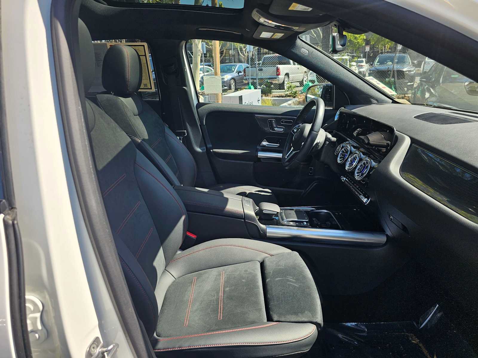 Used 2023 Mercedes-Benz GLA 250 4MATIC image 10