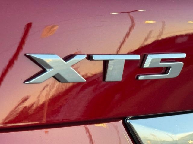 New 2025 Cadillac XT5 Luxury image 9