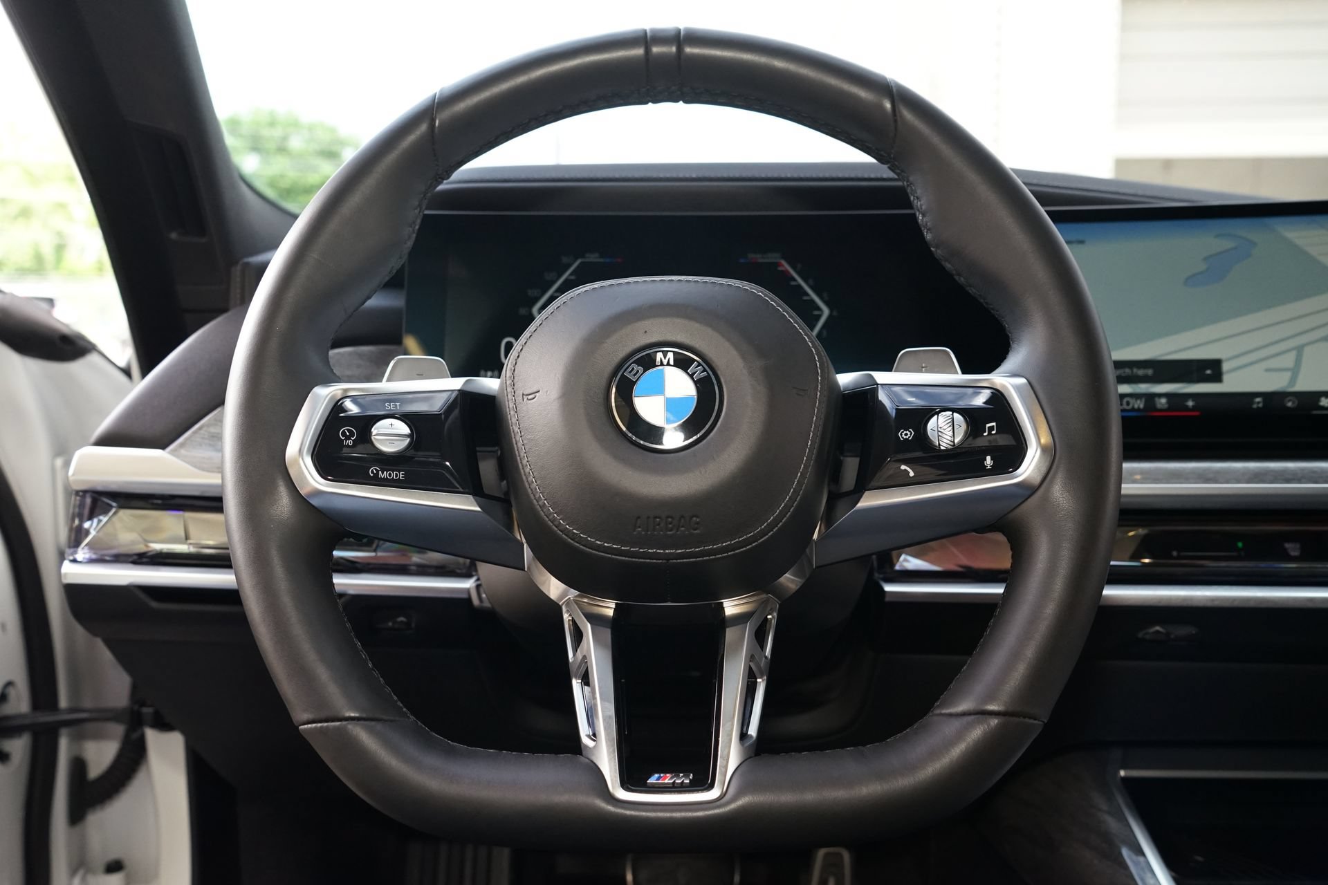 Used 2025 BMW 740i xDrive w/ Premium Package AWD/4WD image 6