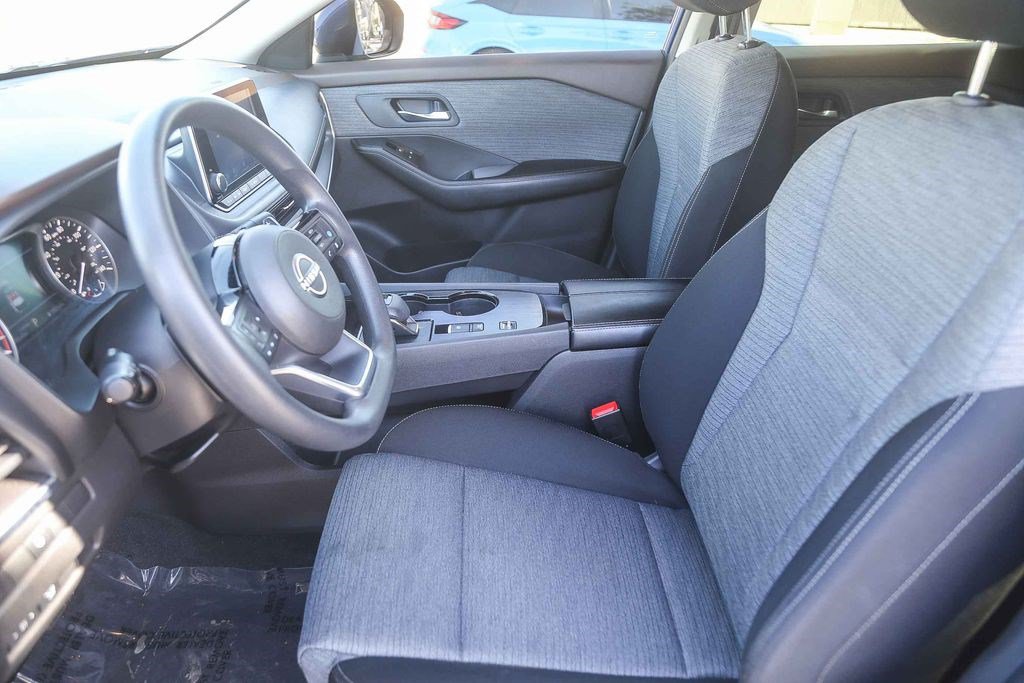 Used 2023 Nissan Rogue SV FWD image 15