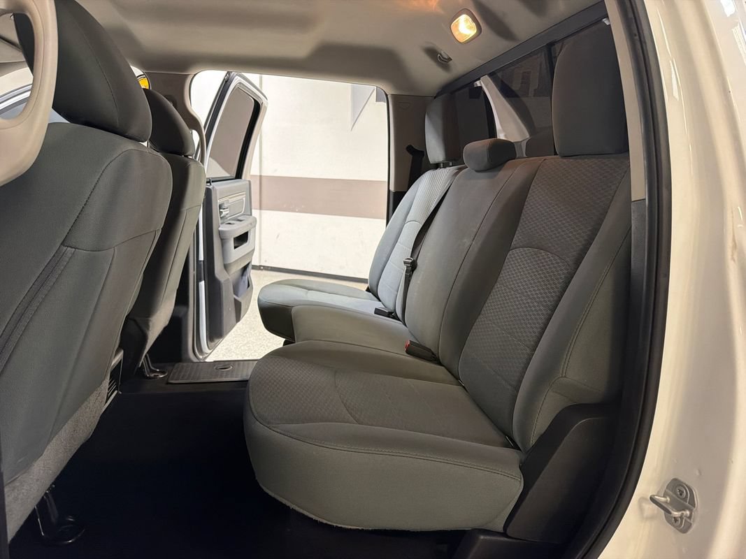 Used 2018 RAM 3500 SLT AWD/4WD image 33