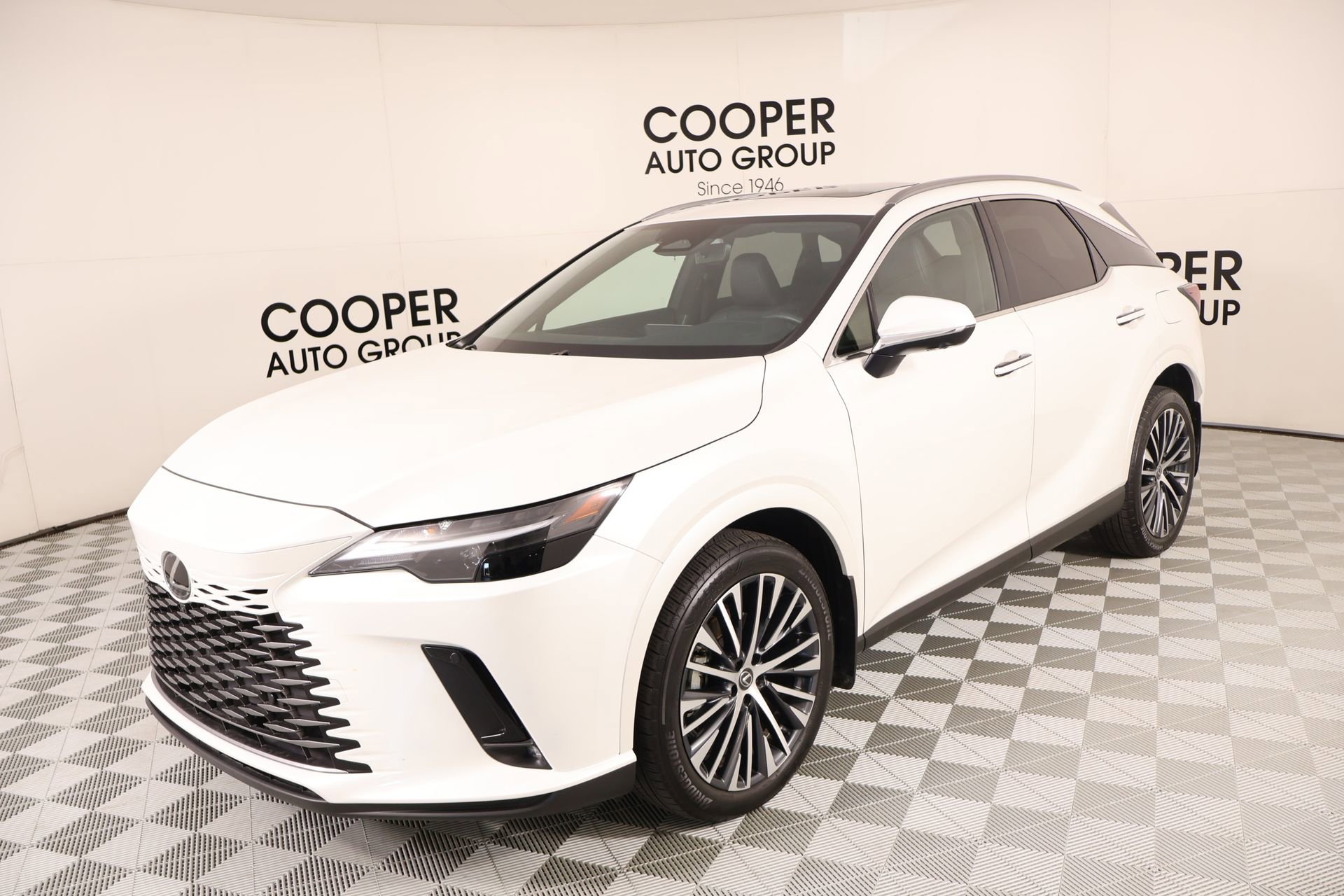 Used 2023 Lexus RX 350 Premium Plus w/ Cold Area Package FWD image 10