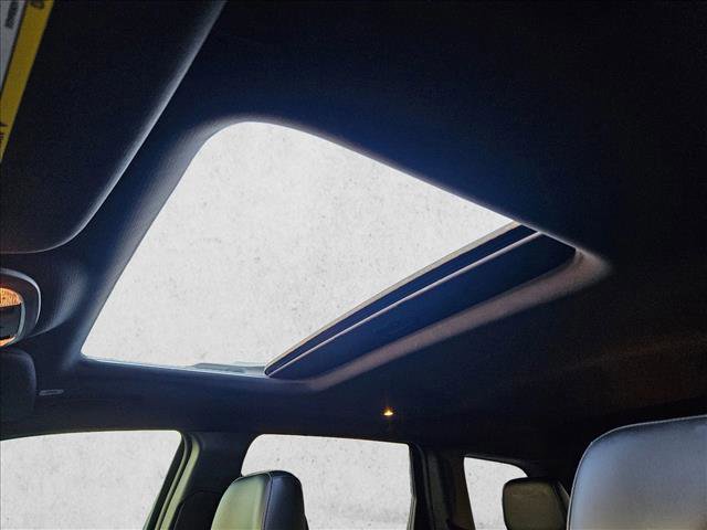 Used 2021 Jeep Grand Cherokee Limited image 16