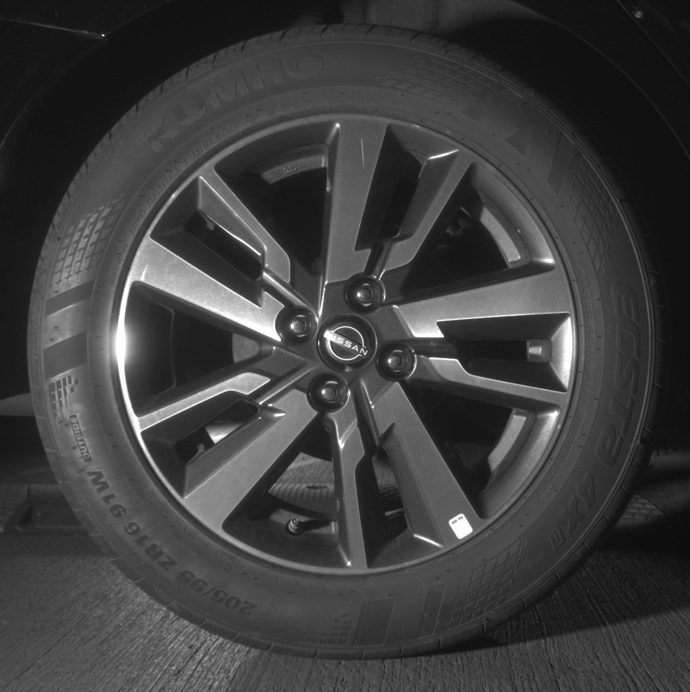 Used 2025 Nissan Versa SV FWD image 15