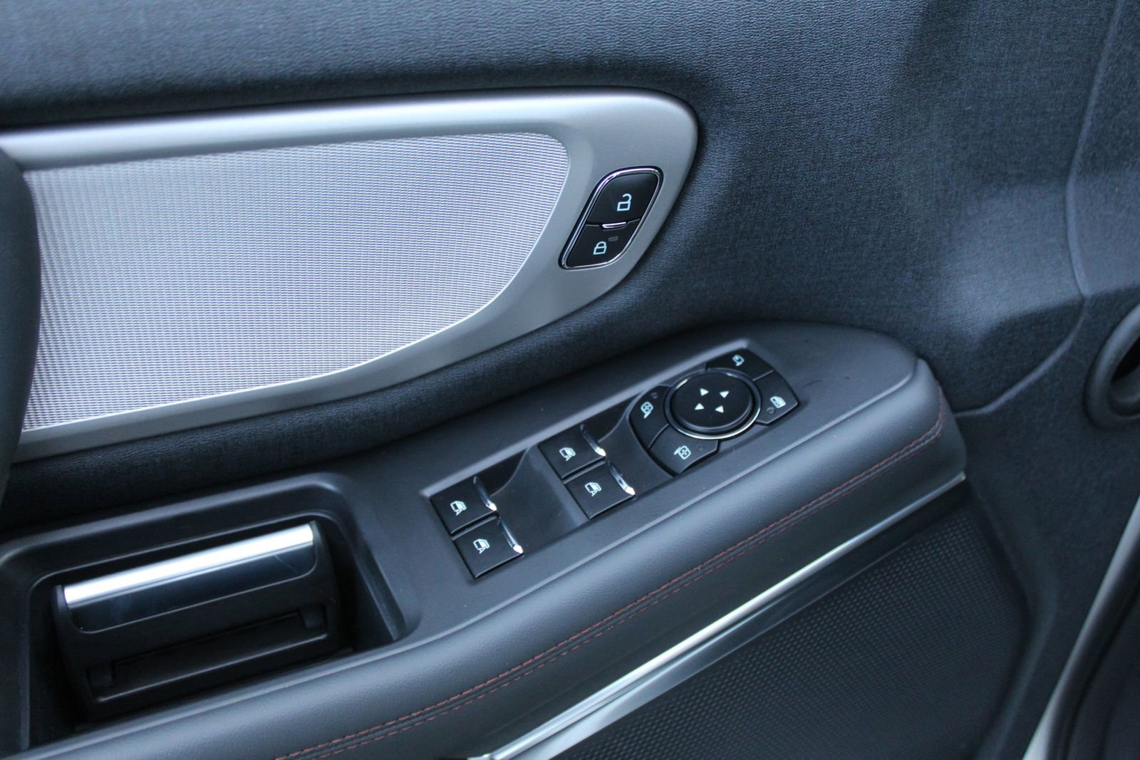 New 2025 Ford Expedition Active image 22