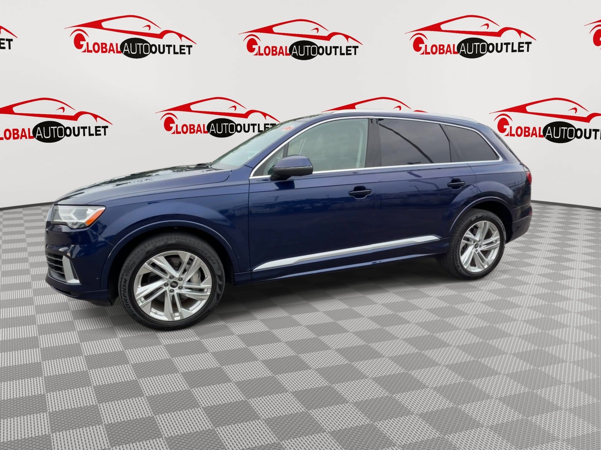 Used 2023 Audi Q7 3.0T Premium Plus w/ Premium Plus Package AWD/4WD image 4