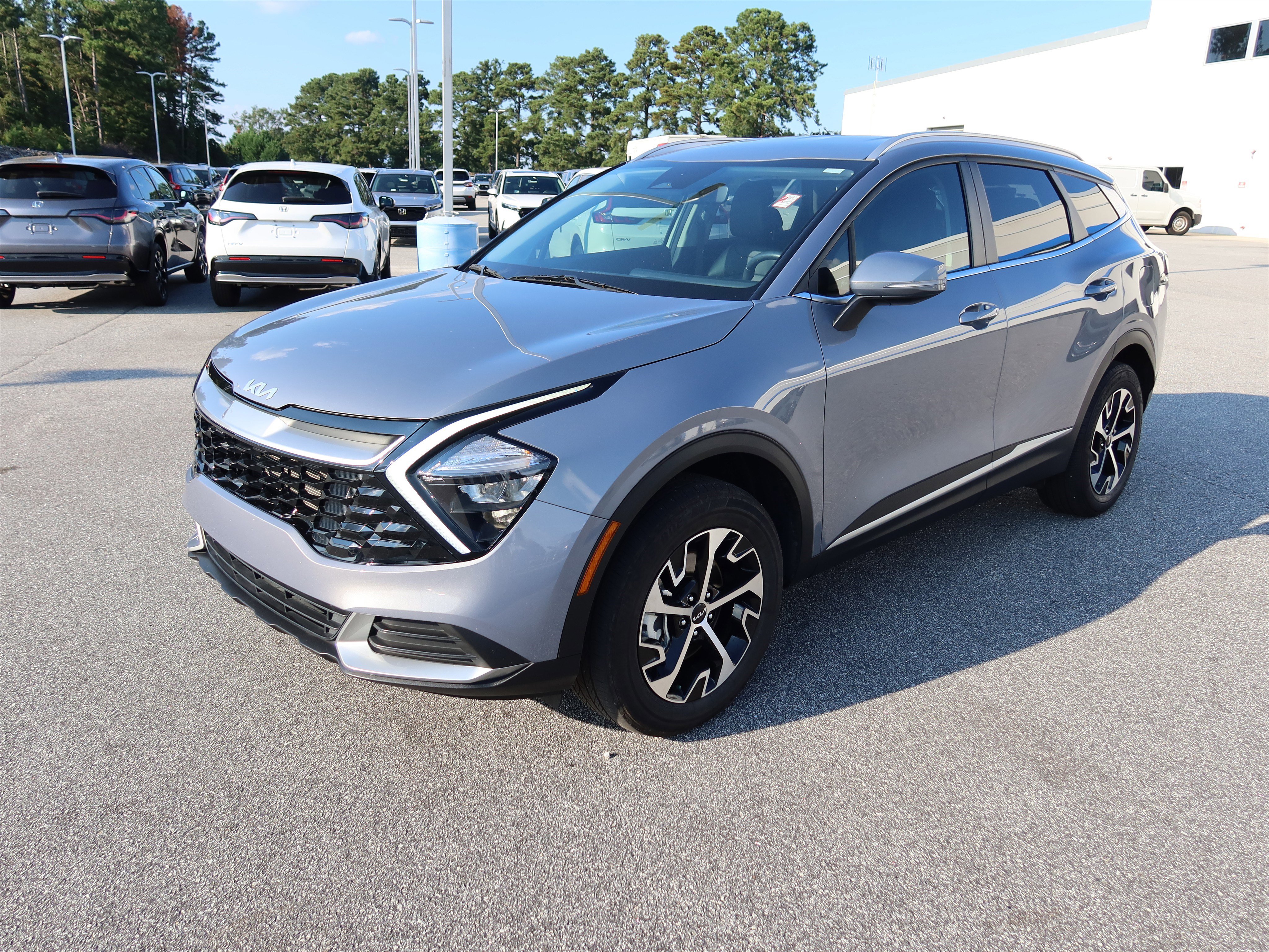 Used 2023 Kia Sportage EX image 9