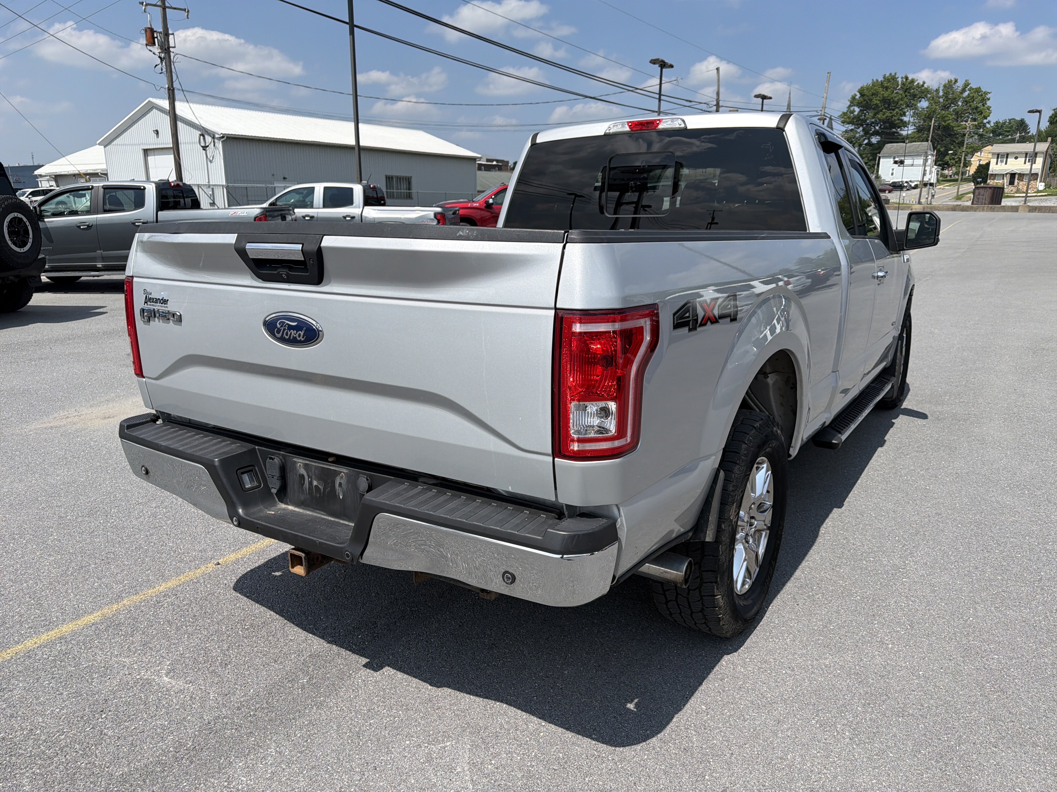 Used 2016 Ford F150 XLT w/ Equipment Group 302A Luxury AWD/4WD image 3