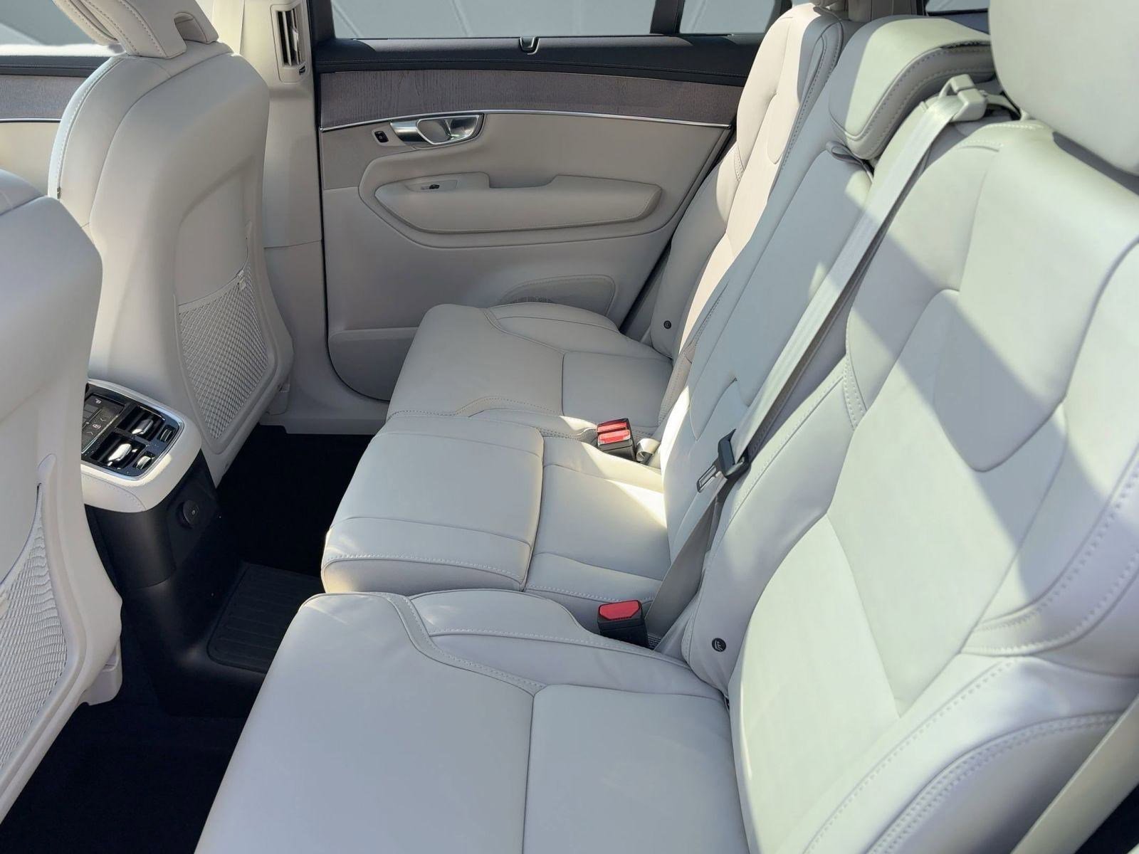New 2026 Volvo XC90 T8 Ultra w/ Protection Package Premier image 24