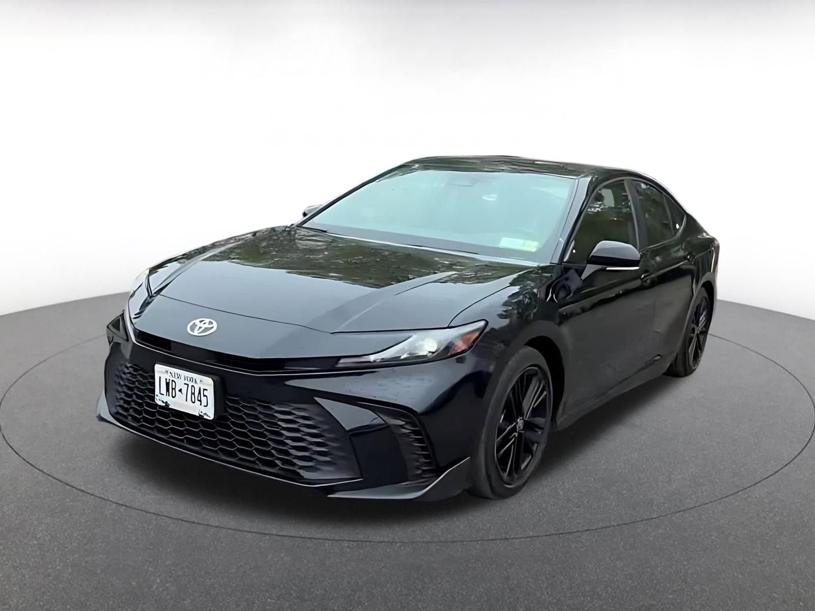 Used 2025 Toyota Camry SE FWD image 7