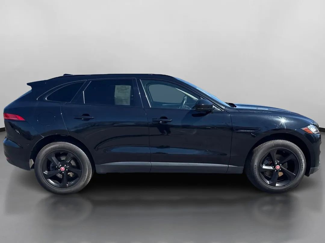 Used 2019 Jaguar F-PACE Prestige image 4