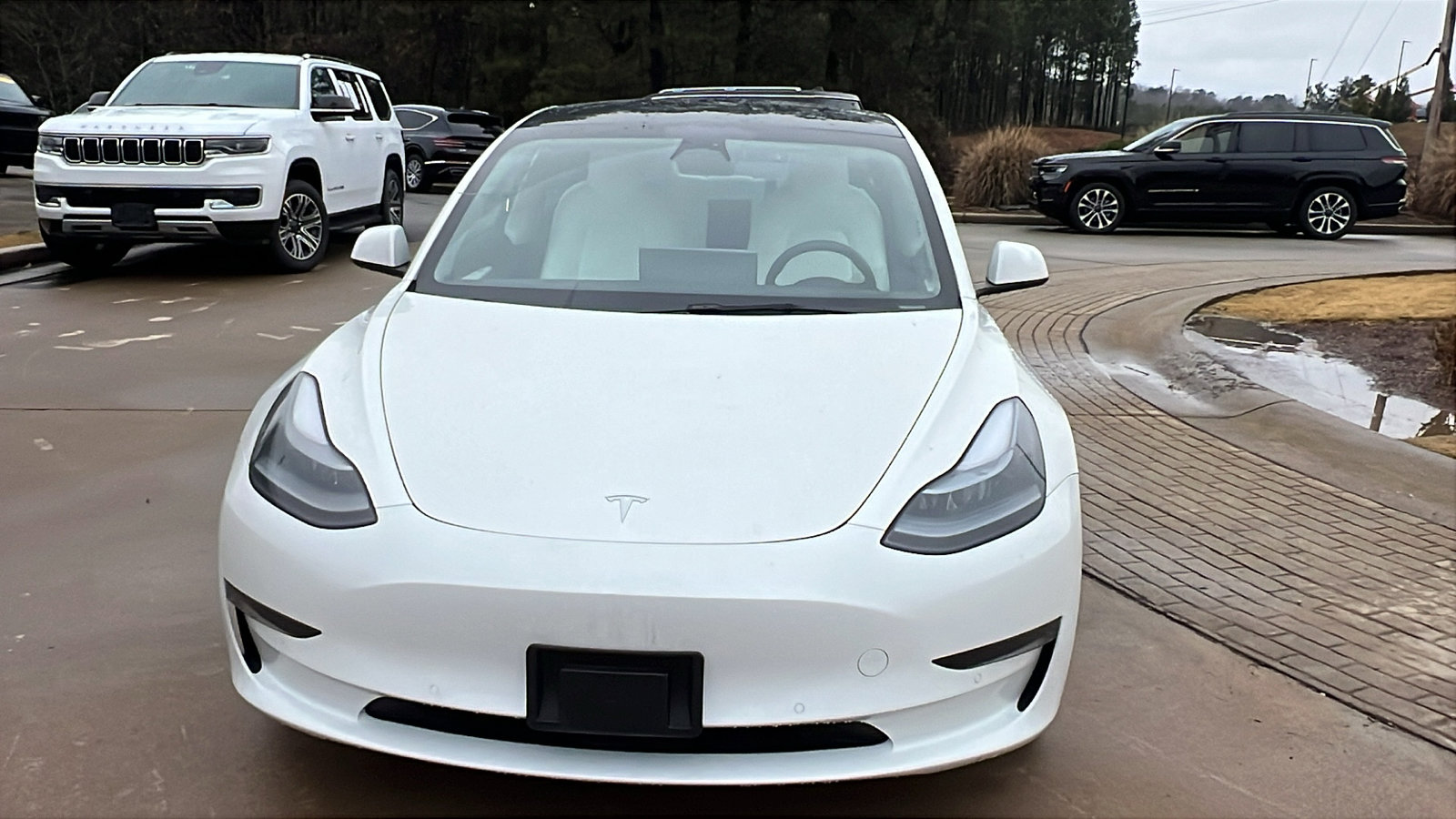 Used 2022 Tesla Model 3 Standard Range image 3