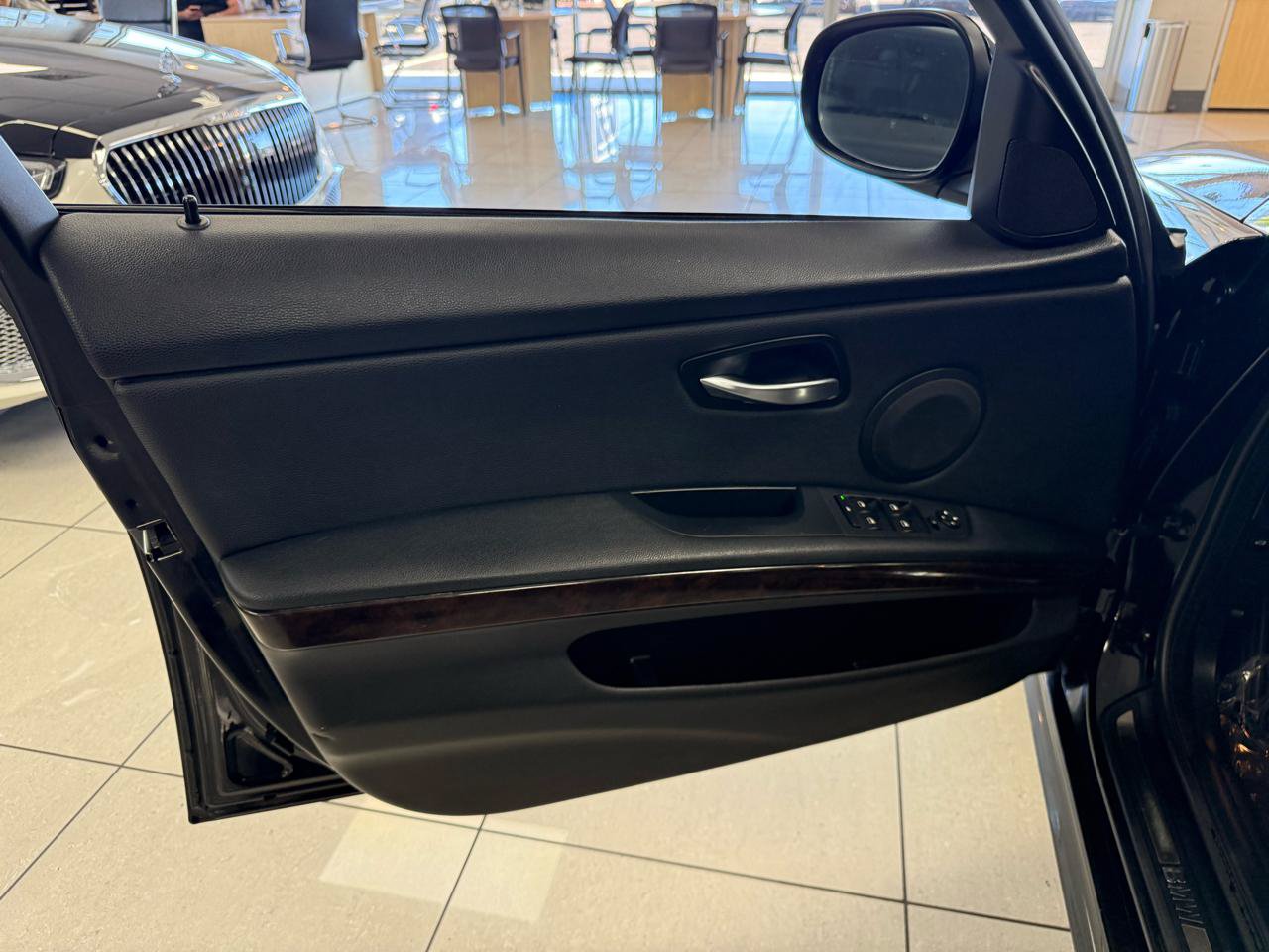 Used 2009 BMW 328i Sedan RWD image 9