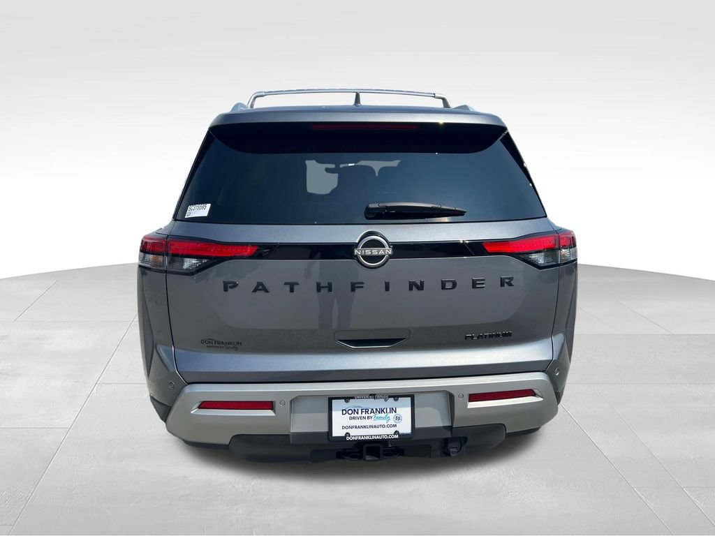 Used 2025 Nissan Pathfinder Platinum w/ Black Appearance Package FWD image 4