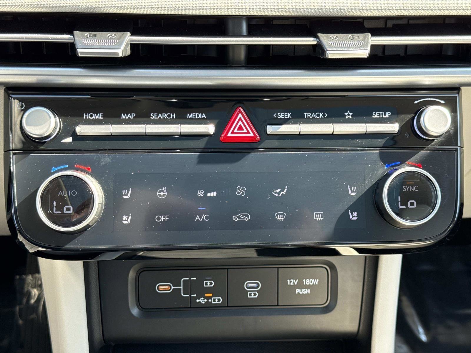 Certified 2025 Hyundai Tucson Limited AWD/4WD image 7