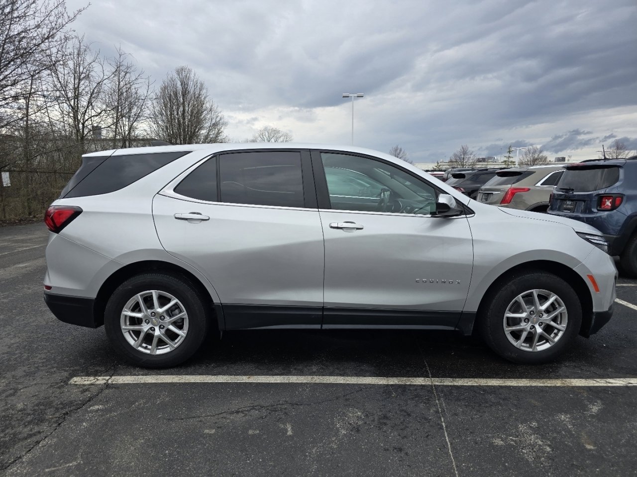 Used 2022 Chevrolet Equinox LT w/ LPO, Floor Liner Package image 8