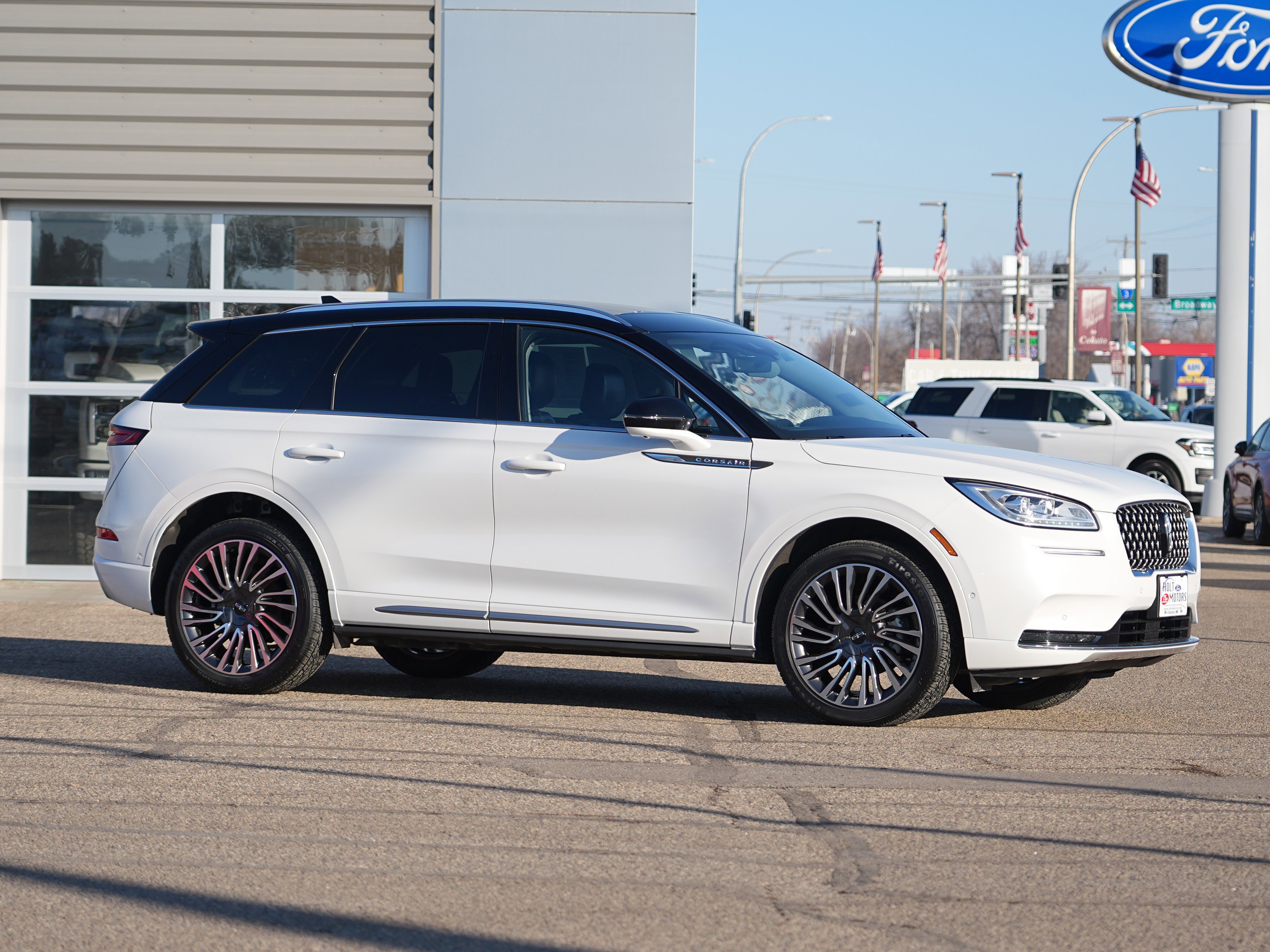 Used 2020 Lincoln Corsair Reserve w/ Equipment Group 202A image 2