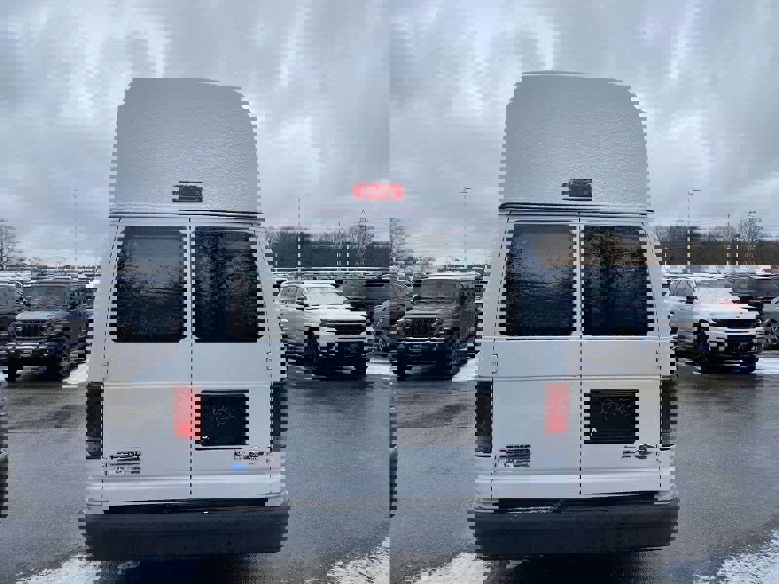 Used 2011 Ford E-350 and Econoline 350 Extended Super Duty w/ PWR Group image 4