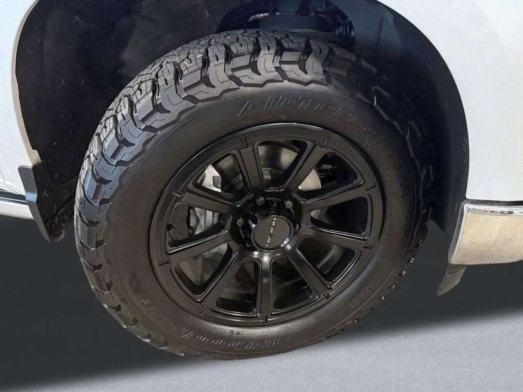 Used 2022 Chevrolet Silverado 1500 LTZ w/ Z71 Off-Road Package image 18